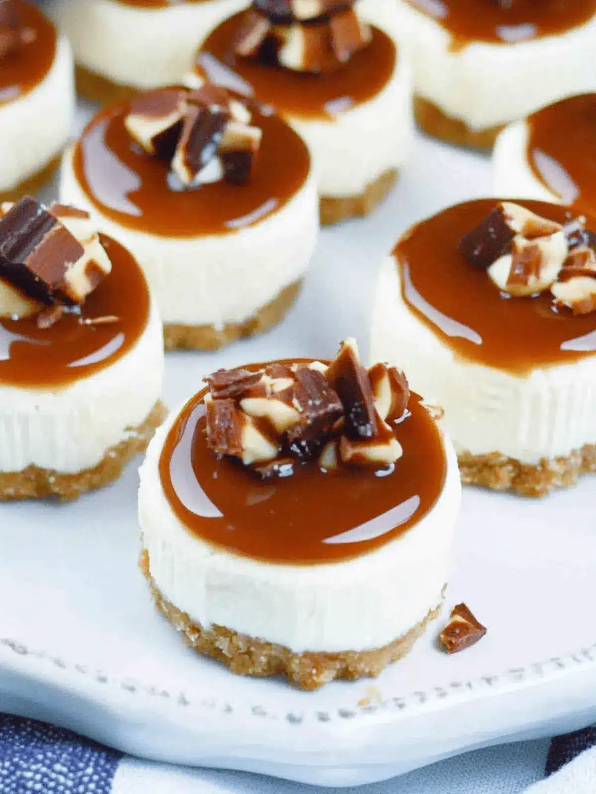 Irresistible Mini Turtle Cheesecakes You'll Adore 4 Mini Turtle Cheesecakes