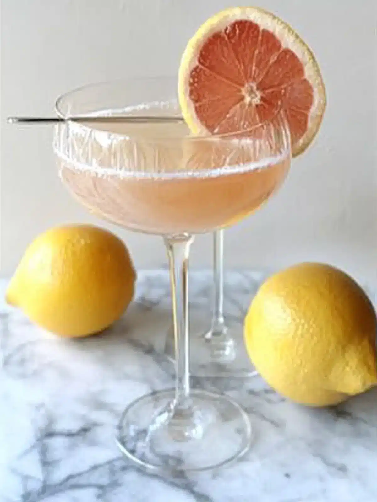 Sip the Summer: Refreshing French Blonde Cocktail Recipe 4 French Blonde
