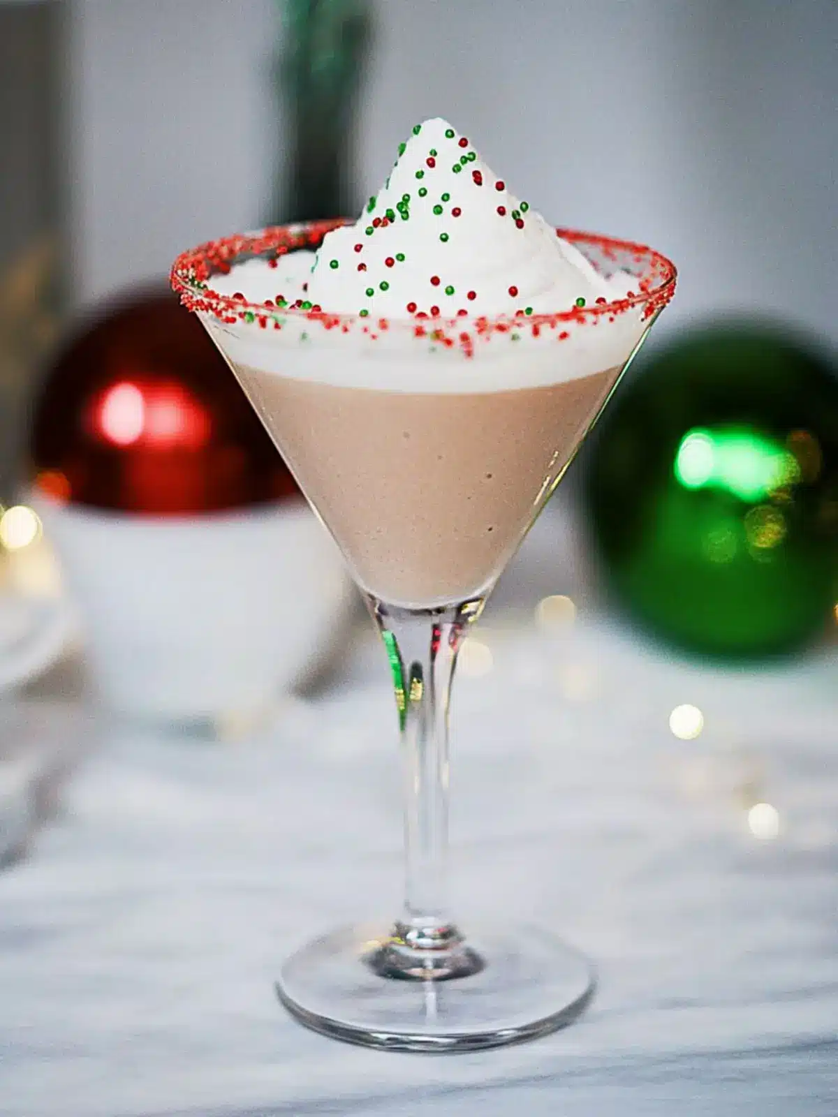 Tinseltini: Indulge in This Festive Creamy Cocktail Delight 4 Tinseltini